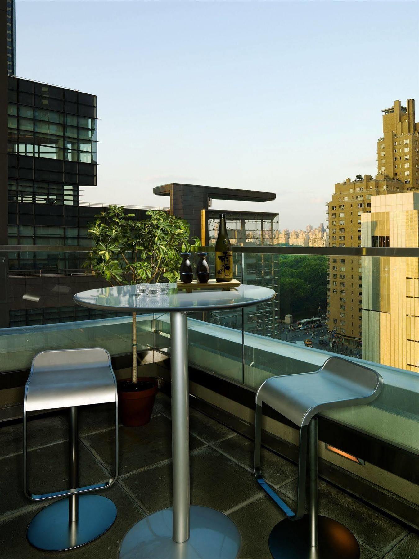 6 Columbus Central Park